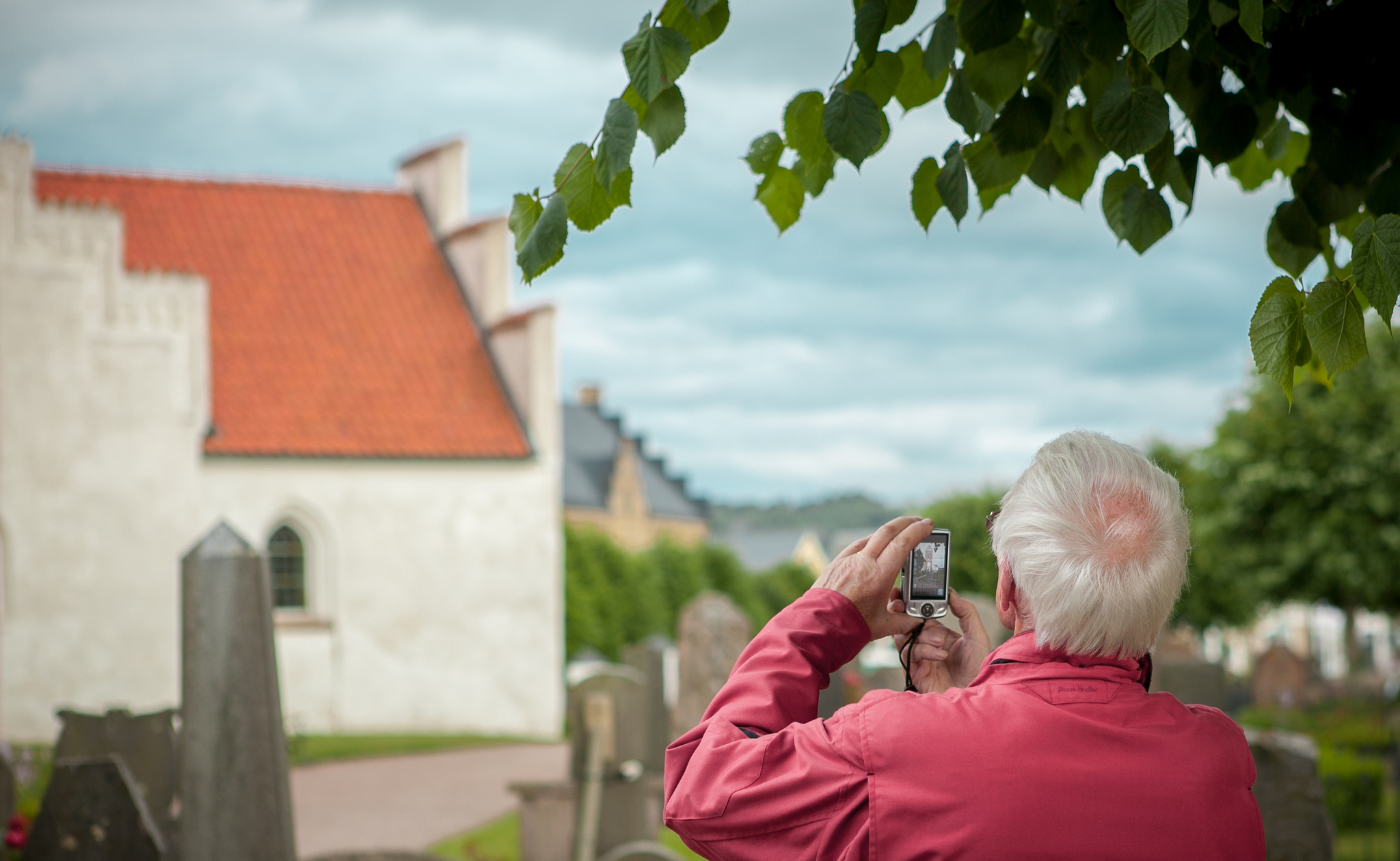 Saugūs, stabilūs ir legalūs darbai senelių priežiūroje visoje Vokietijoje bei Olandijoje, visos socialinės garantijos.